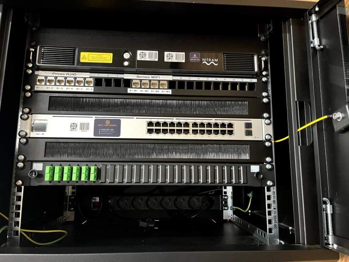 Pose de baies informatiques Normandie