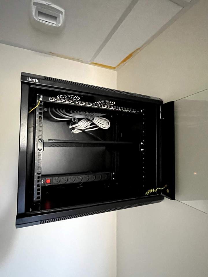 Pose de baies informatiques Normandie