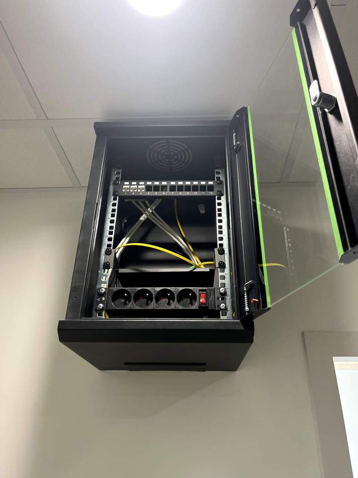 Pose de baies informatiques Normandie