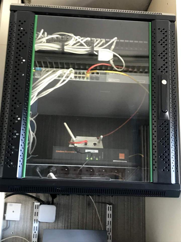 Pose de baies informatiques Normandie