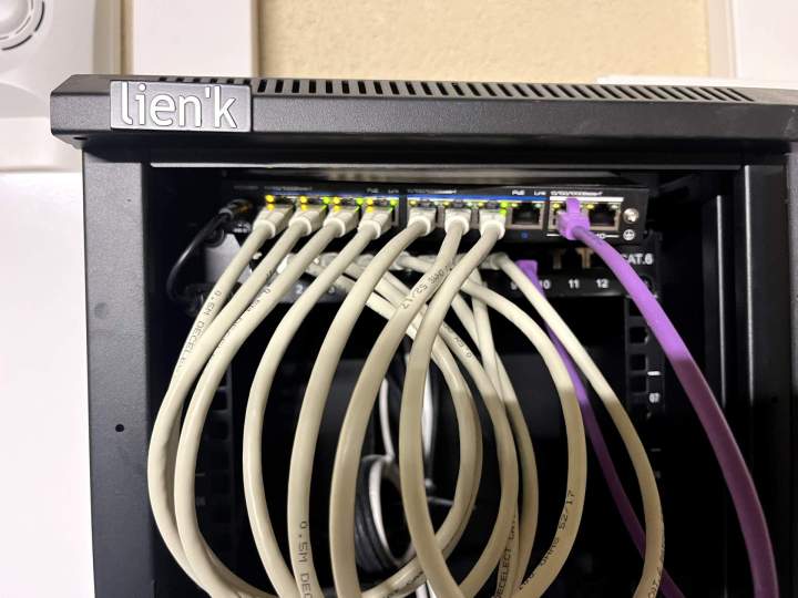 Pose de baies informatiques Normandie